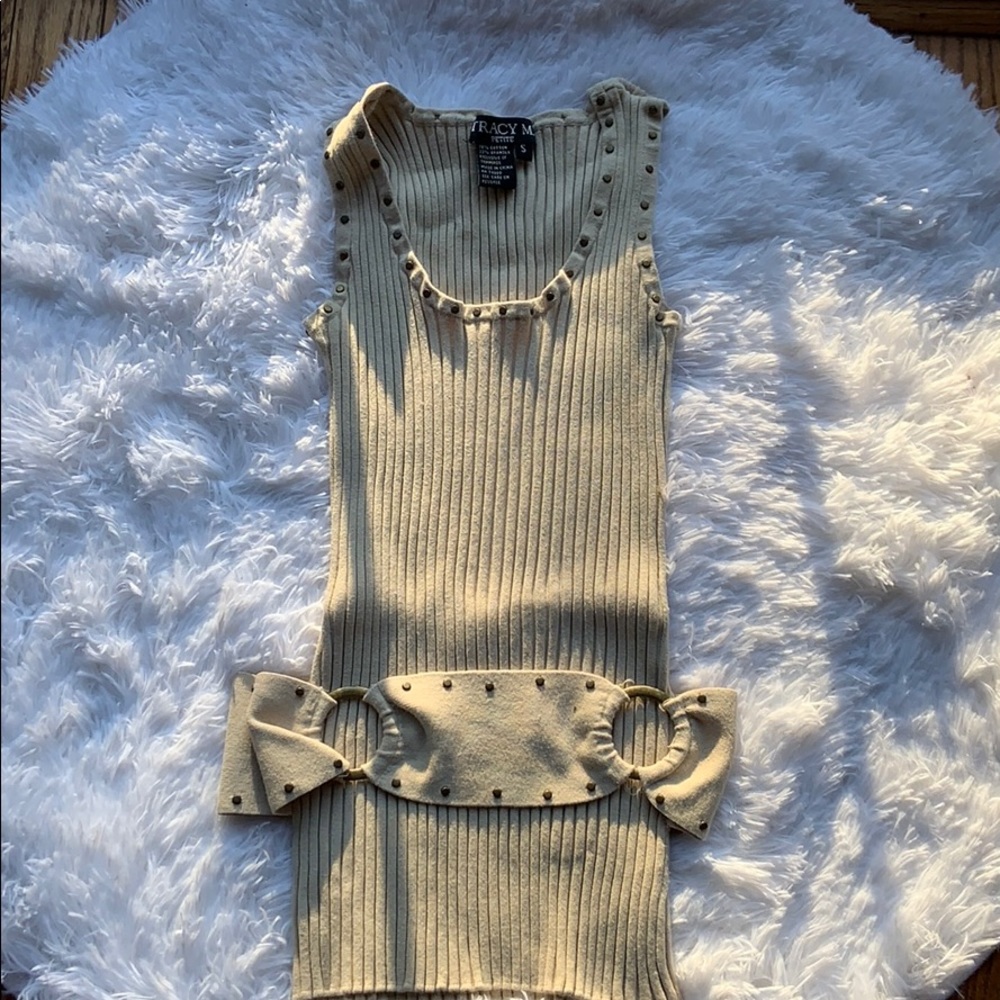 Women’s sleeveless shirt